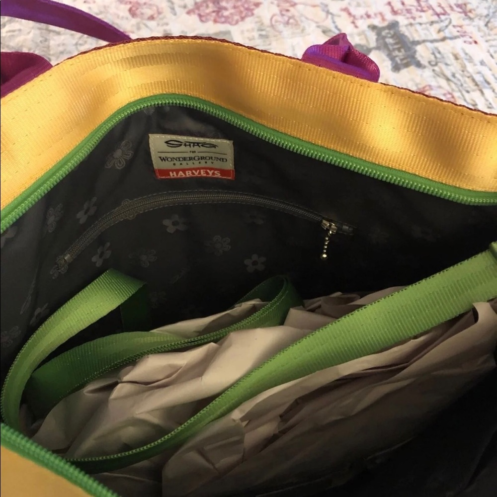 Disney Shag Harvey’s Trader Sams SeatBelt Bag - Picture 3 of 6